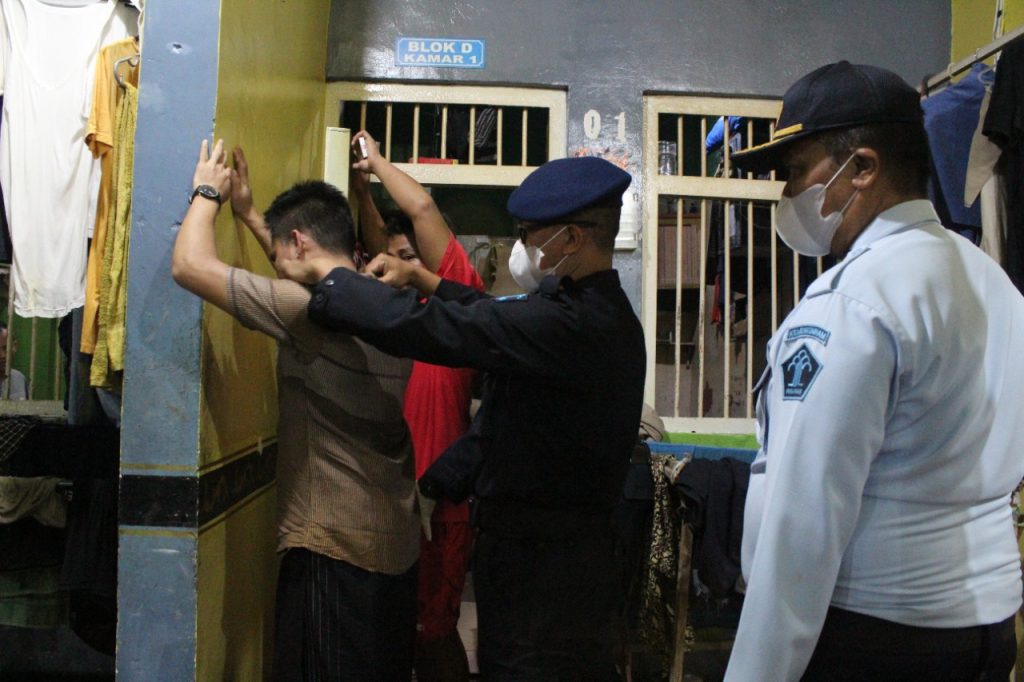 Gambar Pemasyaraktan Bersih-bersih, Lapas Serang Gelar Sidak Gabungan 74