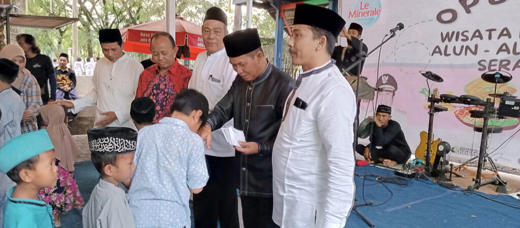 Gambar Walikota Serang Resmikan Tempat Wisata Kuliner Alun-alun Kota Serang 74